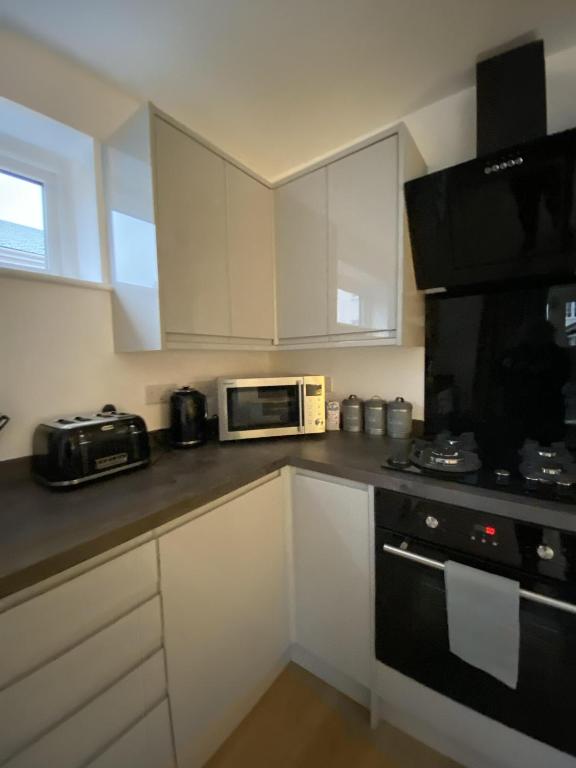 Suitely Albion Place room 4